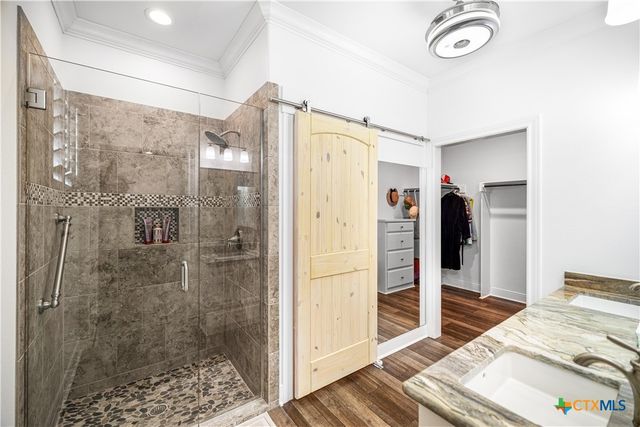 720 W Main Street, Port O'connor, TX 77982