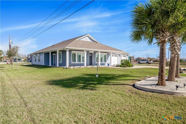 720 W Main Street, Port O'connor, TX 77982