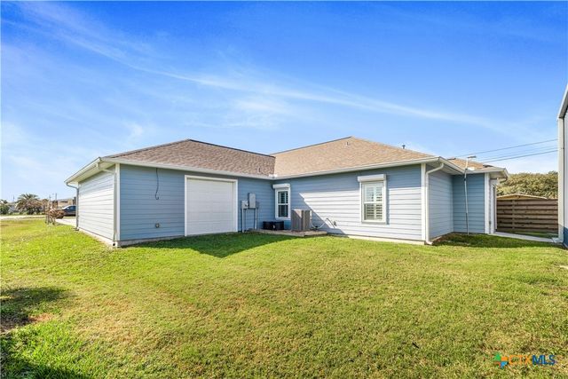 720 W Main Street, Port O'connor, TX 77982