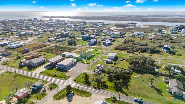 720 W Main Street, Port O'connor, TX 77982