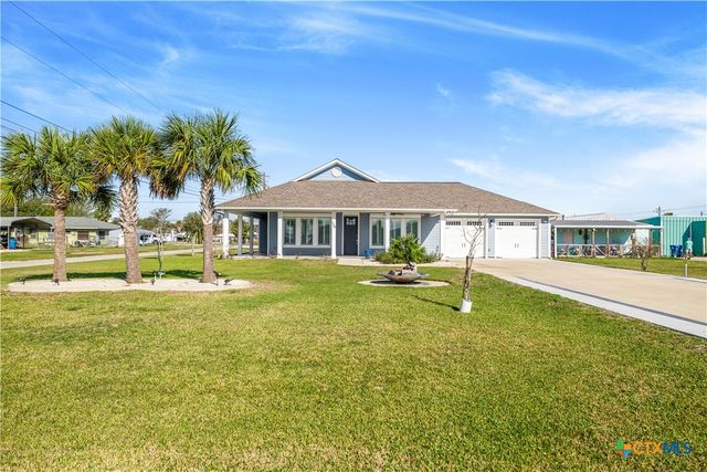 720 W Main Street, Port O'connor, TX 77982