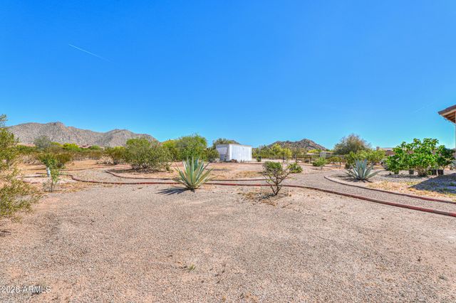 11422 N HAZELDINE Road, Casa Grande, AZ 85194