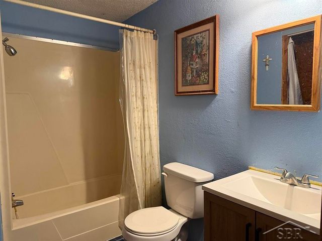 593 W Kessler Court, Sanford, MI 48657