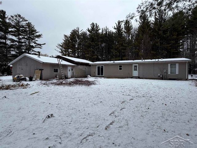 593 W Kessler Court, Sanford, MI 48657