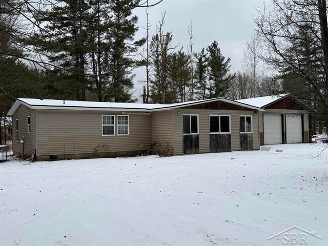 593 W Kessler Court, Sanford, MI 48657