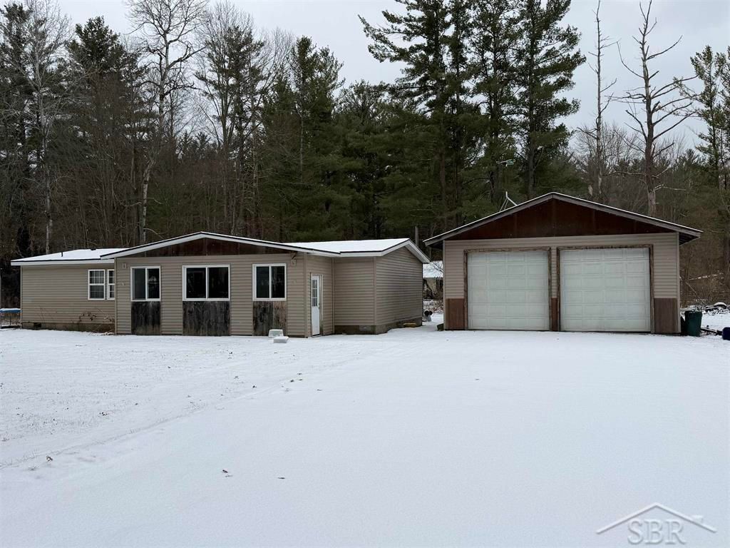 593 W Kessler Court, Sanford, MI 48657
