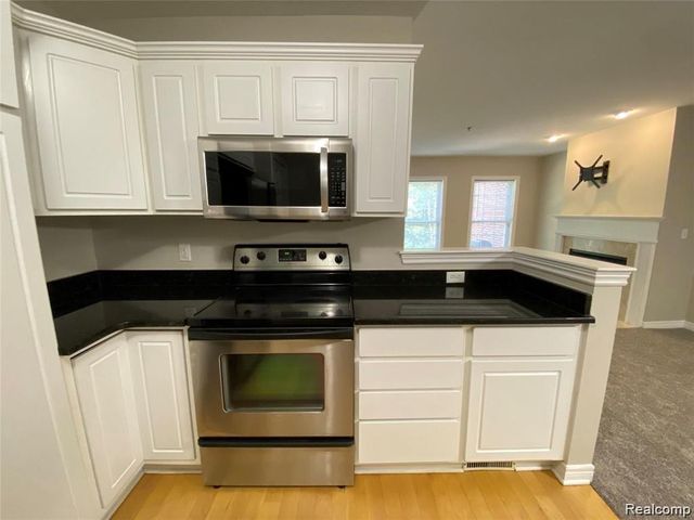 215 S Village Way, Canton, MI 48188