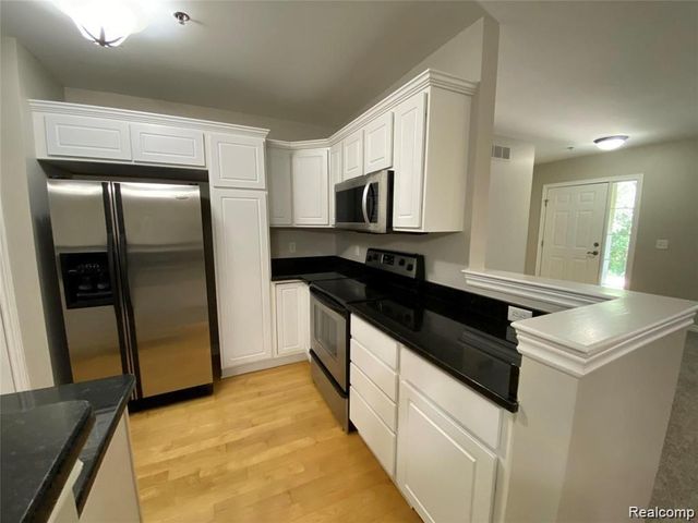 215 S Village Way, Canton, MI 48188