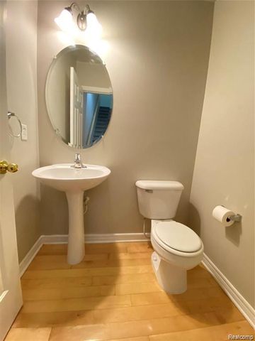 215 S Village Way, Canton, MI 48188