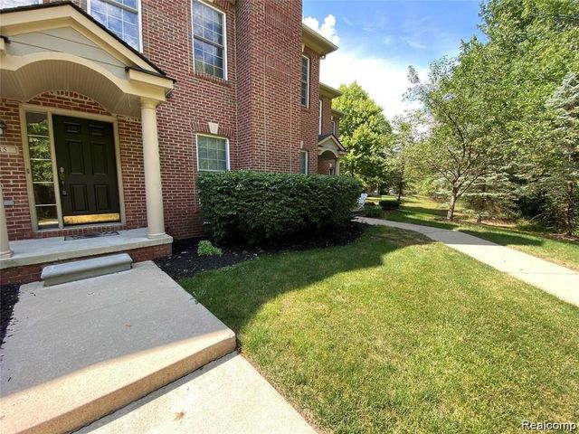 215 S Village Way, Canton, MI 48188