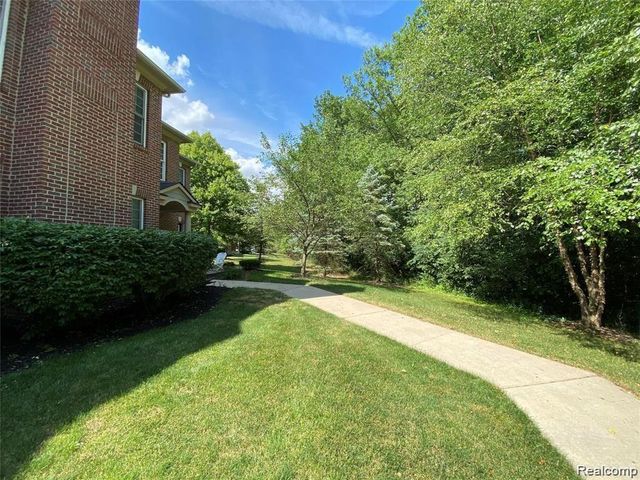 215 S Village Way, Canton, MI 48188