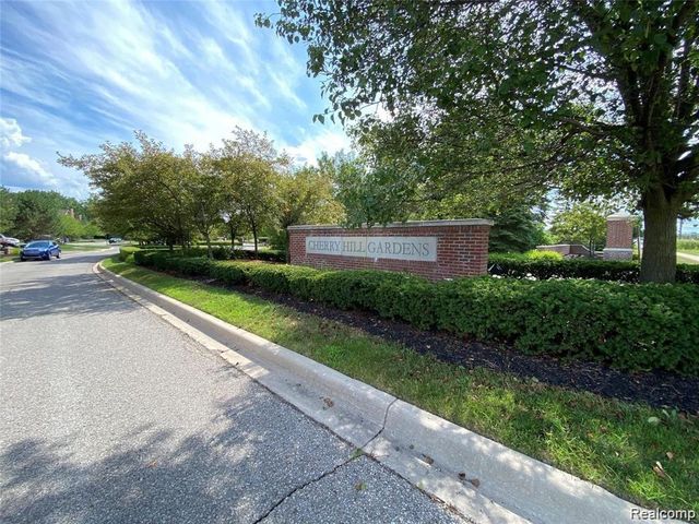 215 S Village Way, Canton, MI 48188