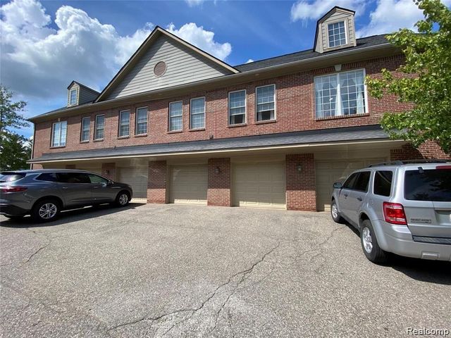 215 S Village Way, Canton, MI 48188