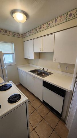 834 SKY LAKE CIRCLE C, Orlando, FL 32809