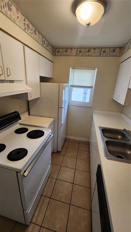 834 SKY LAKE CIRCLE C, Orlando, FL 32809