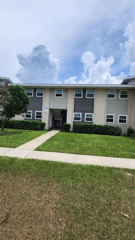 834 SKY LAKE CIRCLE C, Orlando, FL 32809