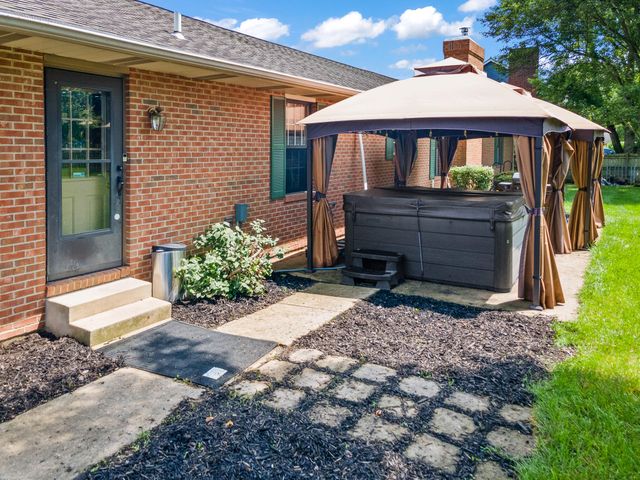 1686 Laurel Creek Drive 1686 Laurel Creek Drive, Troy, OH 45373