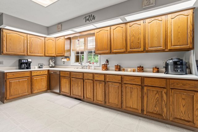 1686 Laurel Creek Drive 1686 Laurel Creek Drive, Troy, OH 45373