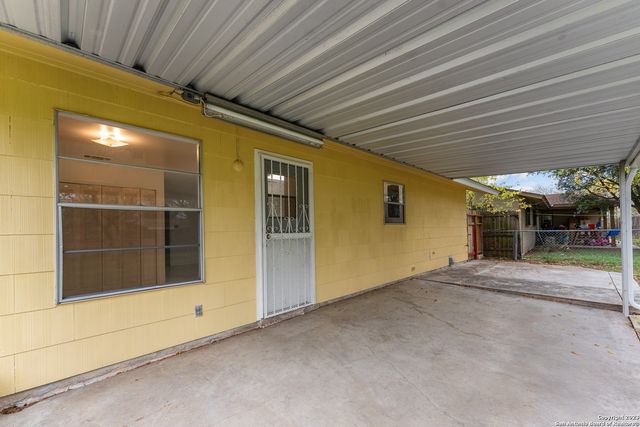 8627 Cape Valley St, San Antonio, TX 78227