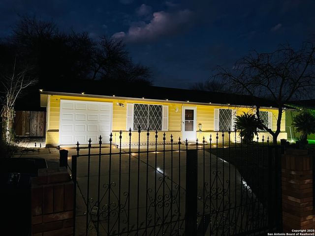 8627 Cape Valley St, San Antonio, TX 78227