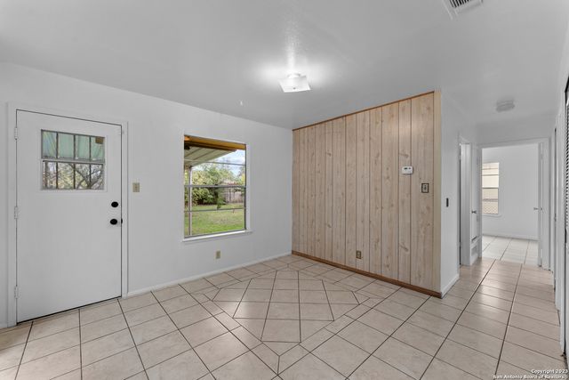 8627 Cape Valley St, San Antonio, TX 78227