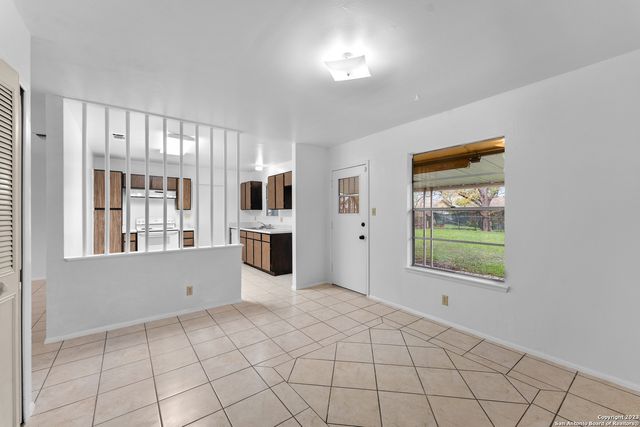 8627 Cape Valley St, San Antonio, TX 78227