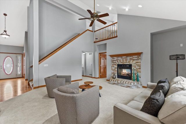W177N5440 Legend COURT, Menomonee Falls, WI 53051