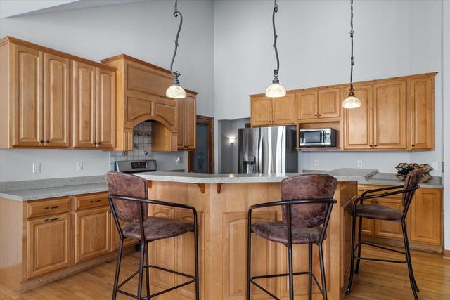 W177N5440 Legend COURT, Menomonee Falls, WI 53051