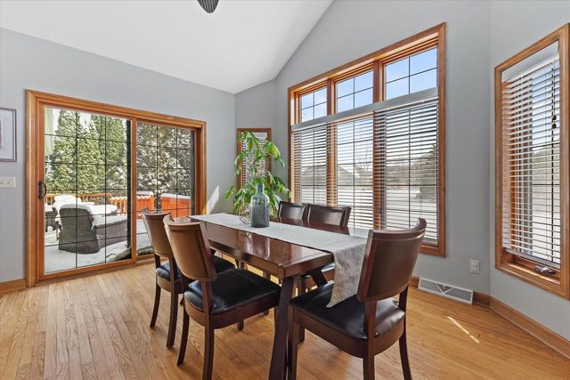 W177N5440 Legend COURT, Menomonee Falls, WI 53051
