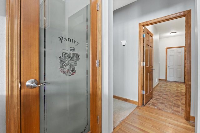 W177N5440 Legend COURT, Menomonee Falls, WI 53051