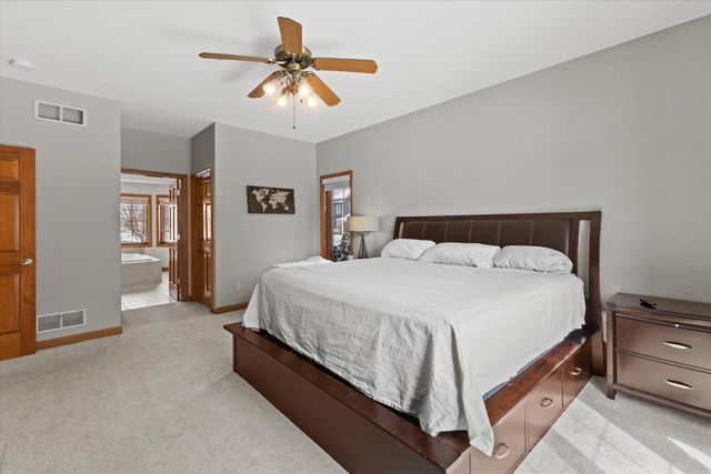 W177N5440 Legend COURT, Menomonee Falls, WI 53051