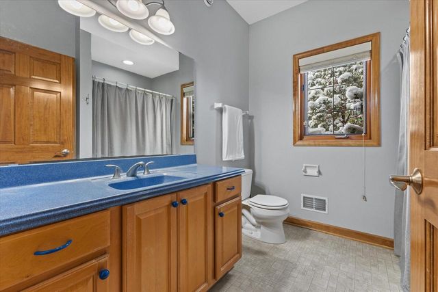 W177N5440 Legend COURT, Menomonee Falls, WI 53051