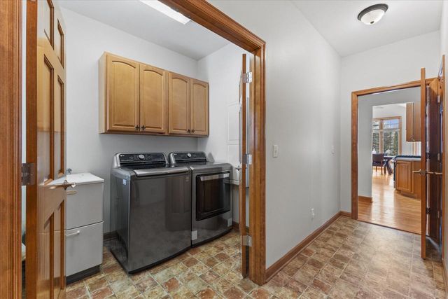 W177N5440 Legend COURT, Menomonee Falls, WI 53051