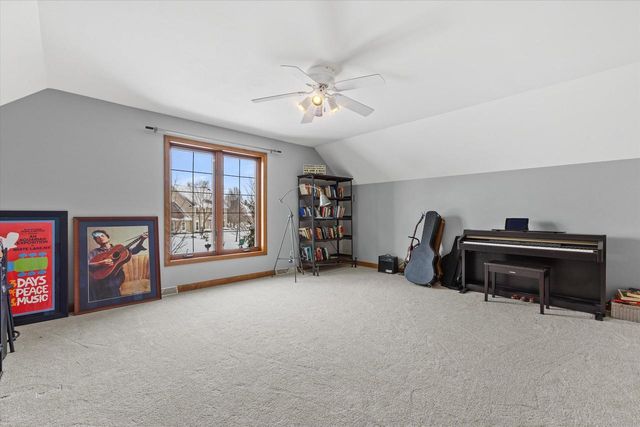 W177N5440 Legend COURT, Menomonee Falls, WI 53051