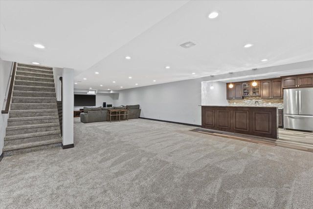 W177N5440 Legend COURT, Menomonee Falls, WI 53051