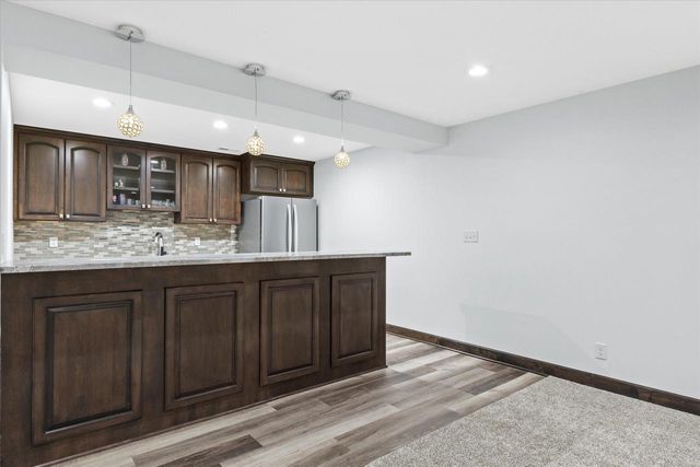 W177N5440 Legend COURT, Menomonee Falls, WI 53051