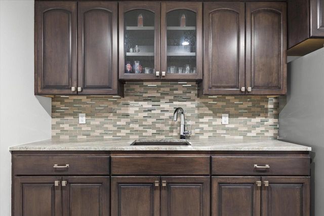 W177N5440 Legend COURT, Menomonee Falls, WI 53051