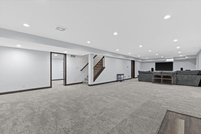 W177N5440 Legend COURT, Menomonee Falls, WI 53051
