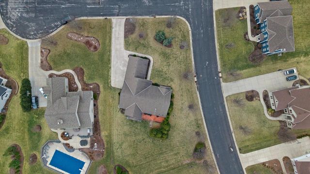 W177N5440 Legend COURT, Menomonee Falls, WI 53051