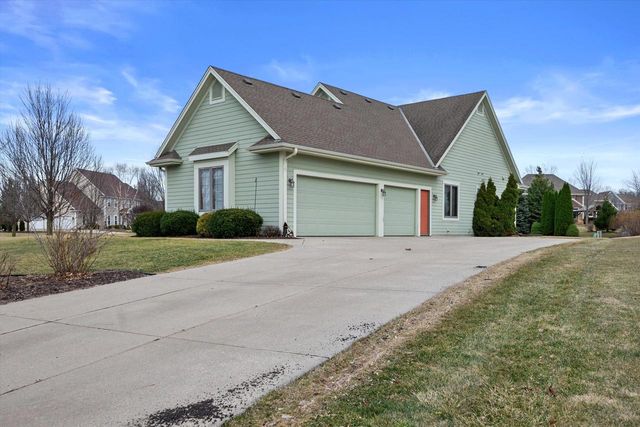 W177N5440 Legend COURT, Menomonee Falls, WI 53051