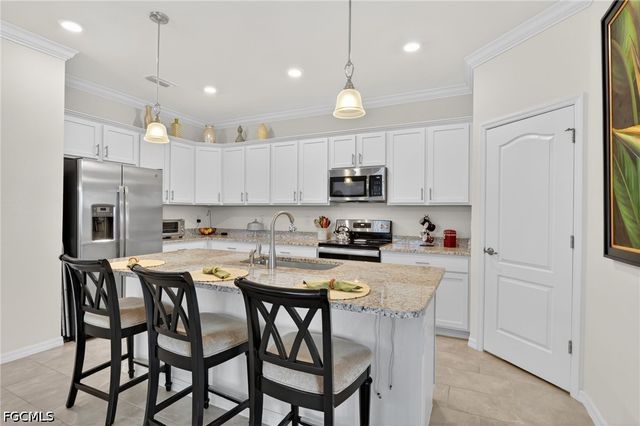 4386 Bluegrass DR, Fort Myers, FL 33916