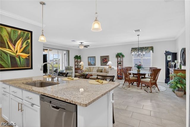 4386 Bluegrass DR, Fort Myers, FL 33916