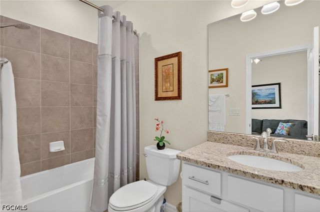 4386 Bluegrass DR, Fort Myers, FL 33916