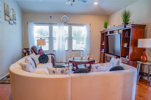 1721 Grassy View Drive, Fort Worth, TX 76177