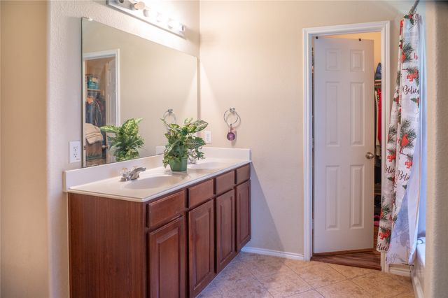 1721 Grassy View Drive, Fort Worth, TX 76177