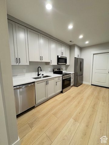 524 W DUNN DR, Saratoga Springs, UT 84045