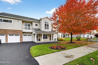 807 Vly Pointe Drive, Niskayuna, NY 12309