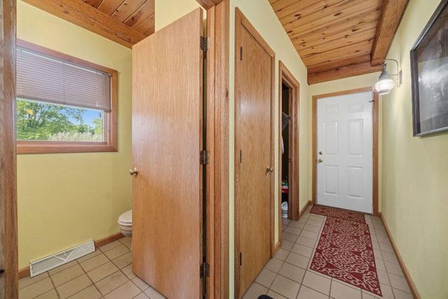 75 County Road A, Cambridge, WI 53523