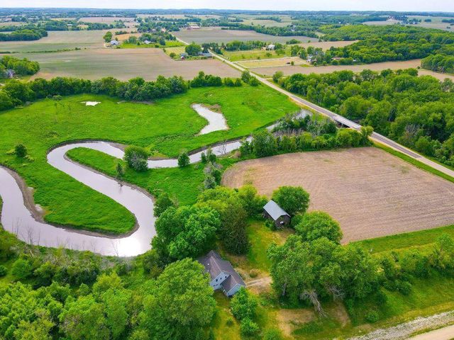 75 County Road A, Cambridge, WI 53523