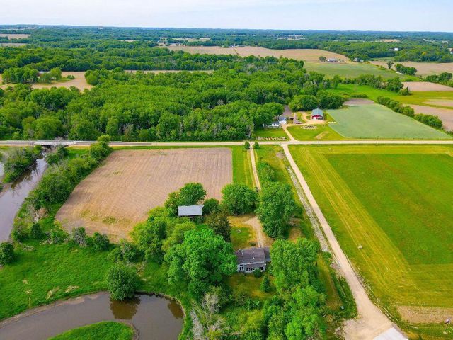 75 County Road A, Cambridge, WI 53523